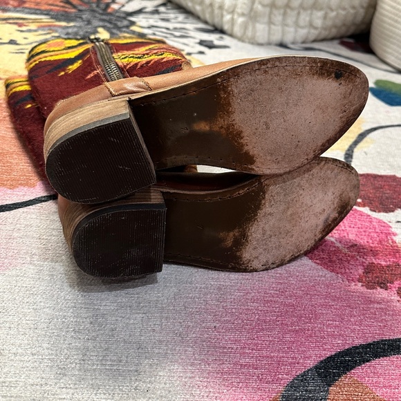 Steve Madden Graced Aztec boots Size 7 - Picture 4 of 4